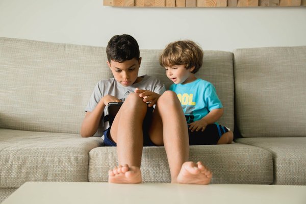 Quelles sont les étapes clés pour organiser un vide-dressing communautaire réussi?